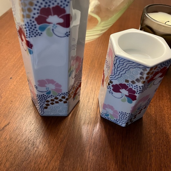 Bing & Grondahl 2 Candle pillars 1972 fine Danish Porcelain - Picture 6 of 10